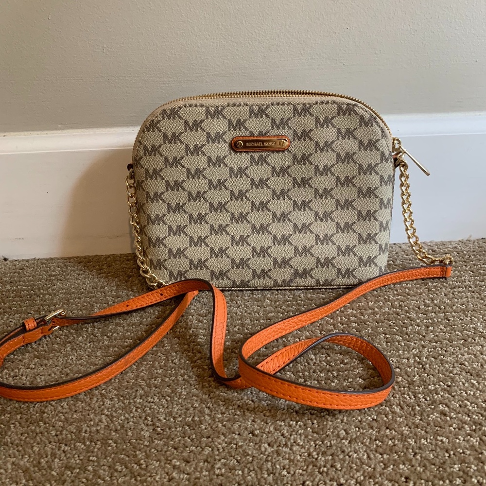 MICHAEL KORS Crossbody bag- LIKE NEW!